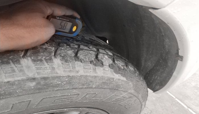 2013 Toyota Fortuner 3.0 4X2 AT, Diesel, Automatic, 2,36,761 km, tyre