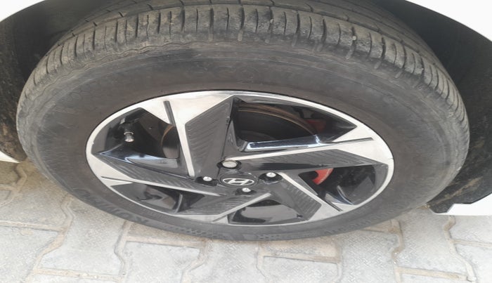 2018 Hyundai Verna 1.6 CRDI SX, Diesel, Manual, 82,078 km, tyre