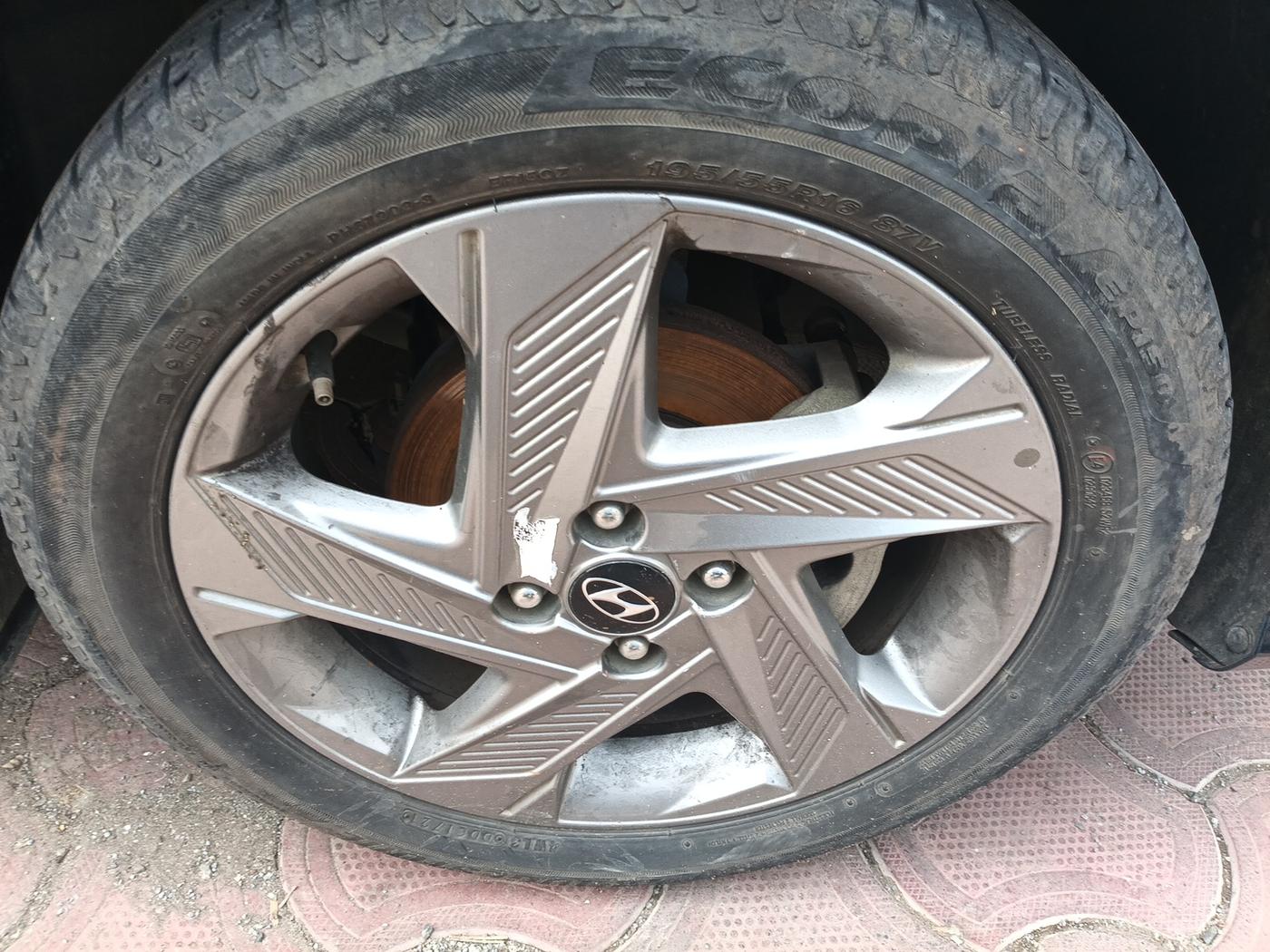2021 Hyundai Verna SX 1.5 VTVT, Petrol, Manual, 38,861 km, tyre