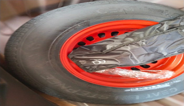 2024 Nissan MAGNITE XV Premium AMT, Petrol, Automatic, 9,401 km, tyre