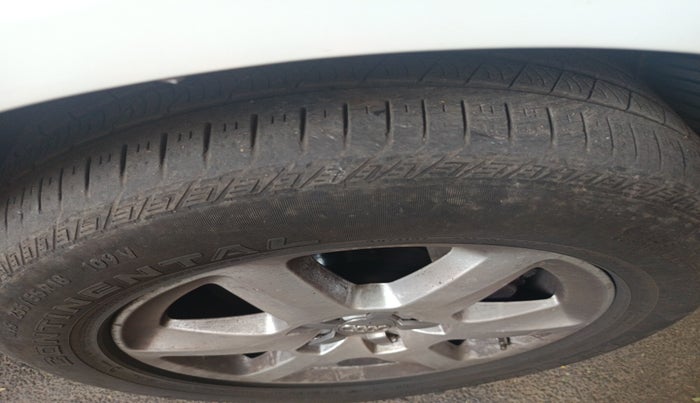 2012 Audi Q7 3.0 TDI QUATTRO, Diesel, Automatic, 1,40,617 km, tyre