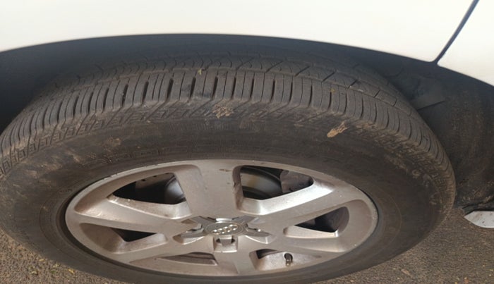 2012 Audi Q7 3.0 TDI QUATTRO, Diesel, Automatic, 1,40,617 km, tyre