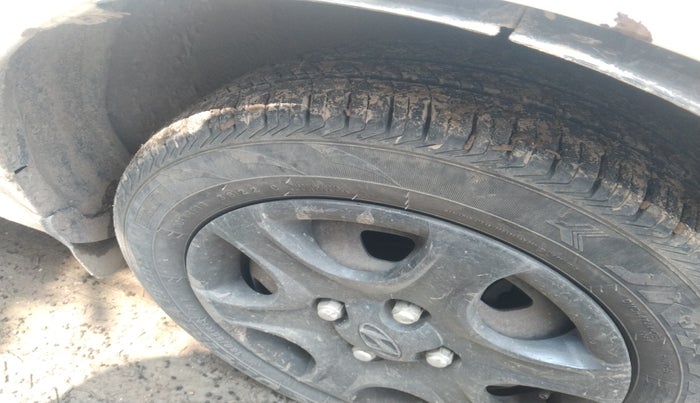 2012 Hyundai Accent GLE, Petrol, Manual, 1,27,042 km, tyre