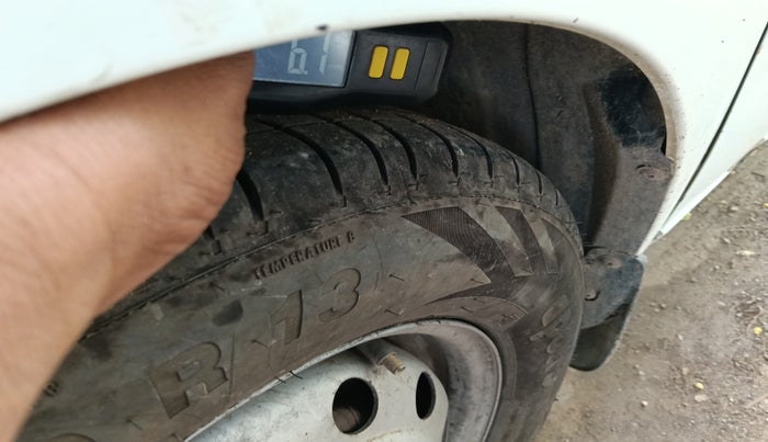 2012 Hyundai i10 ERA 1.1, Petrol, Manual, 1,44,645 km, tyre