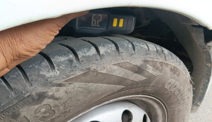 2012 Hyundai i10 ERA 1.1, Petrol, Manual, 1,44,645 km, tyre