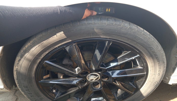 2020 Skoda Rapid STYLE AT TSI, Petrol, Automatic, 53,022 km, tyre