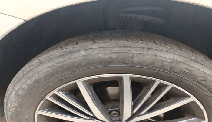 2020 Volkswagen Vento HIGHLINE 1.0L TSI, Petrol, Manual, 79,594 km, tyre