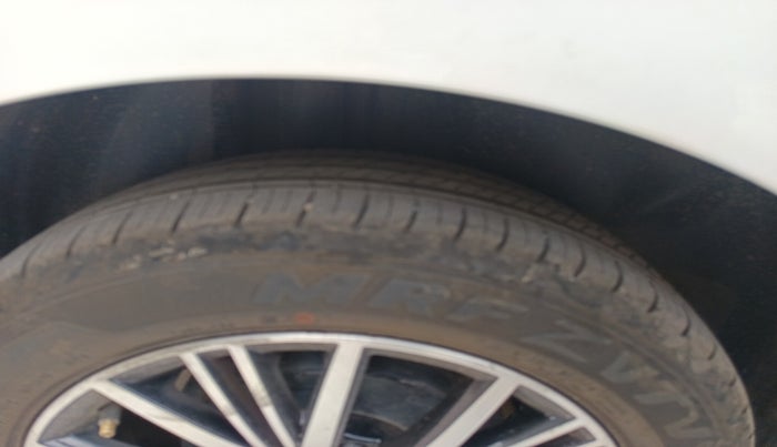 2020 Volkswagen Vento HIGHLINE 1.0L TSI, Petrol, Manual, 79,594 km, tyre