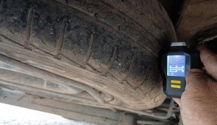 2017 Renault Duster RXS CVT, Petrol, Automatic, 1,07,890 km, tyre