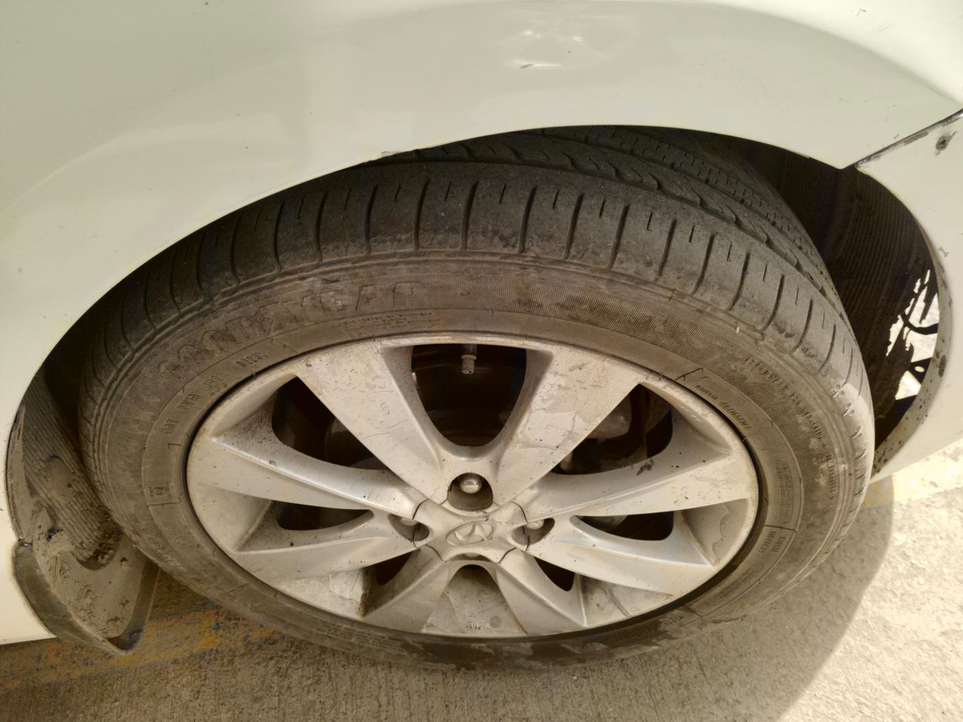 2012 Hyundai Verna FLUIDIC 1.6 CRDI SX OPT AT, Diesel, Automatic, 99,651 km, tyre