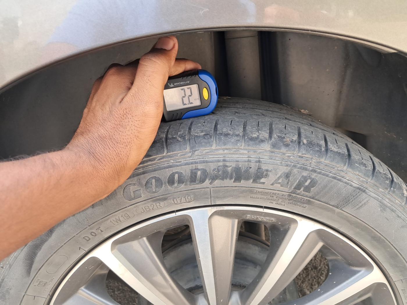 2019 Maruti Ciaz ALPHA 1.5 SHVS PETROL, Petrol, Manual, 43,039 km, tyre
