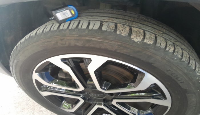2023 Jeep Compass LIMITED (O) 2.0 DIESEL, Diesel, Manual, 24,510 km, tyre