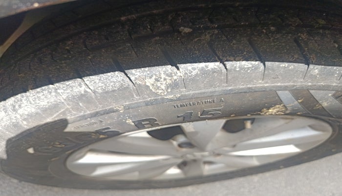 2014 Maruti Ertiga ZXI, Petrol, Manual, 71,309 km, tyre