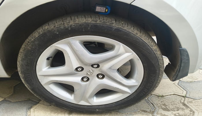 2017 Hyundai Elite i20 ASTA 1.2, Petrol, Manual, 77,797 km, tyre