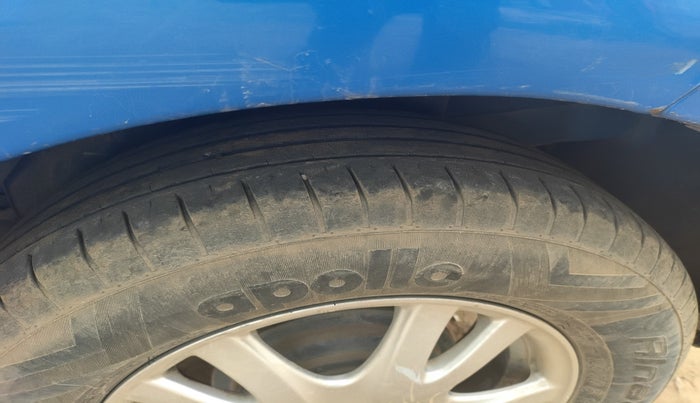 2012 Honda Brio V MT, Petrol, Manual, 65,900 km, tyre