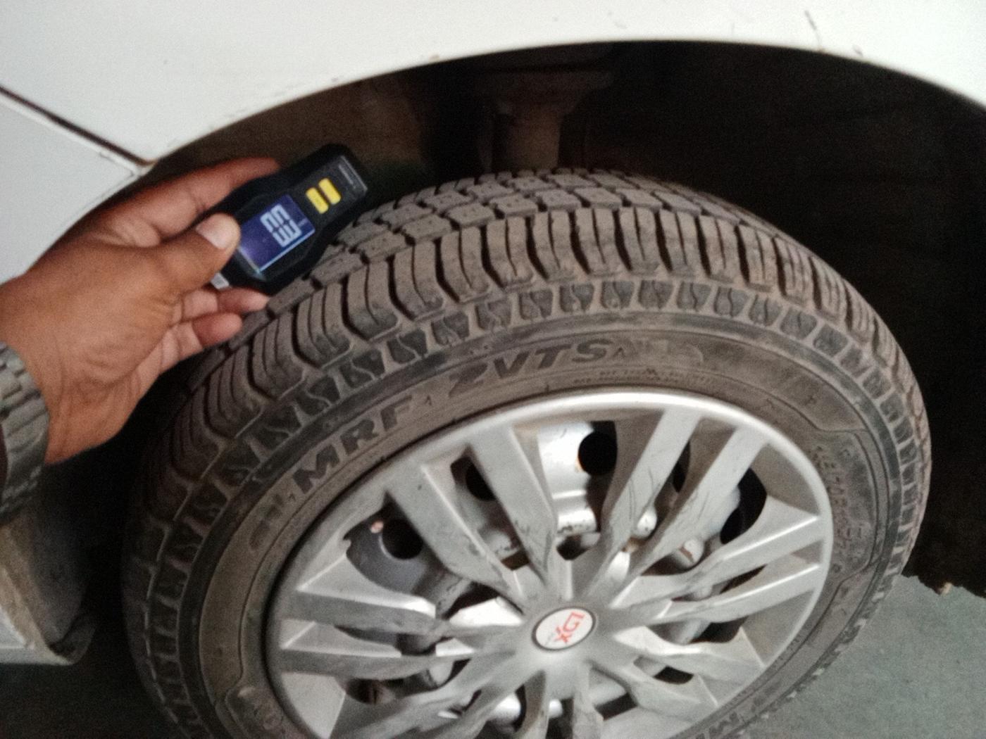 2011 Maruti Wagon R 1.0 LXI, Petrol, Manual, 78,647 km, tyre