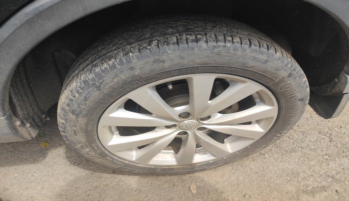 2022 MG ASTOR SUPER EX 1.5 MT, Petrol, Manual, 31,151 km, tyre