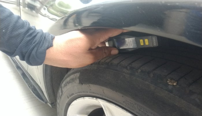 2012 Audi A4 2.0 TDI, Diesel, Automatic, 1,28,183 km, tyre