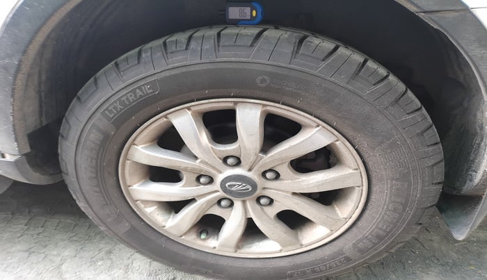 2016 Mahindra XUV500 W10, Diesel, Manual, 78,602 km, tyre