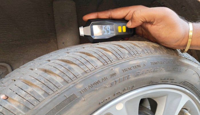 2016 Hyundai Grand i10 ASTA (O) AT 1.2 KAPPA VTVT, Petrol, Automatic, 50,212 km, tyre