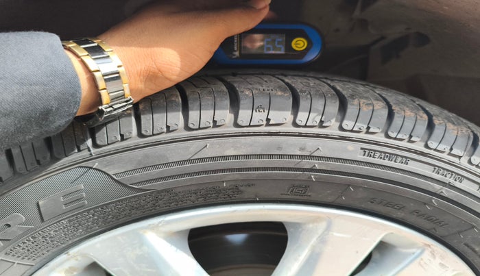 2018 Maruti Ertiga VDI SHVS LIMITED EDITION, Diesel, Manual, 1,24,251 km, tyre