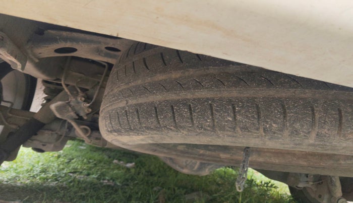 2014 Toyota Innova 2.5 VX 7 STR, Diesel, Manual, 94,550 km, tyre