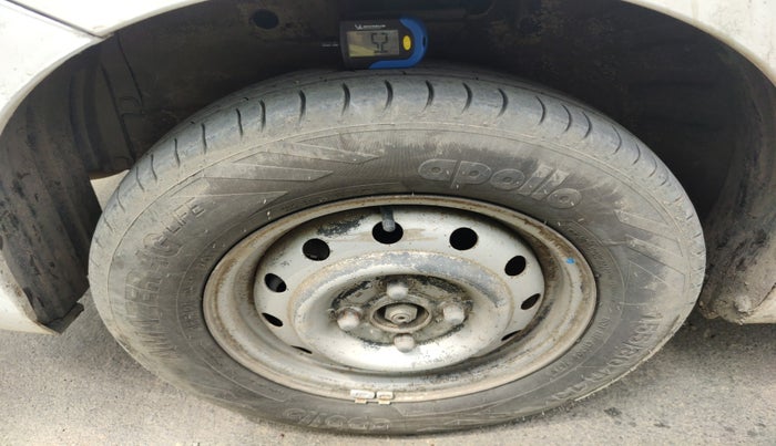 2014 Maruti Wagon R 1.0 LXI CNG, Petrol, Manual, 1,90,343 km, tyre