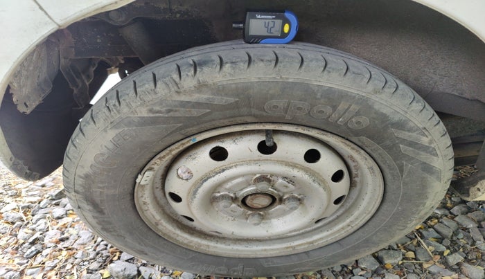 2014 Maruti Wagon R 1.0 LXI CNG, Petrol, Manual, 1,90,343 km, tyre