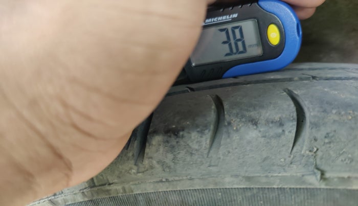 2014 Maruti Wagon R 1.0 LXI CNG, Petrol, Manual, 1,90,343 km, tyre