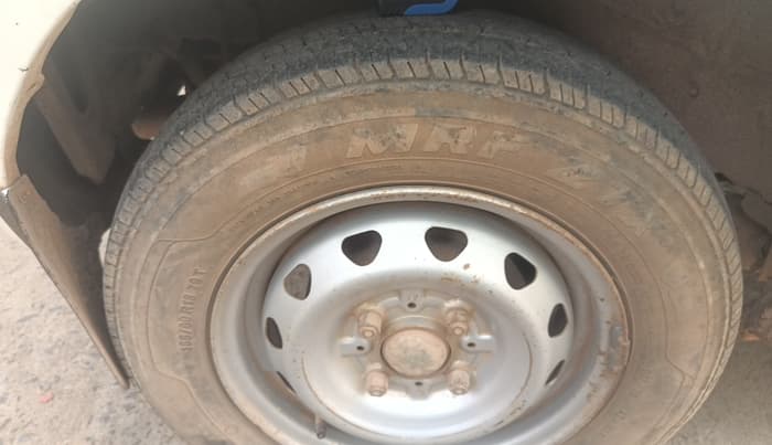 2012 Tata Indica Vista LS TDI, Diesel, Manual, 1,07,142 km, tyre