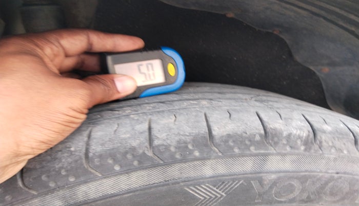 2013 Ford Ecosport TITANIUM 1.5L DIESEL, Diesel, Manual, 1,05,902 km, tyre