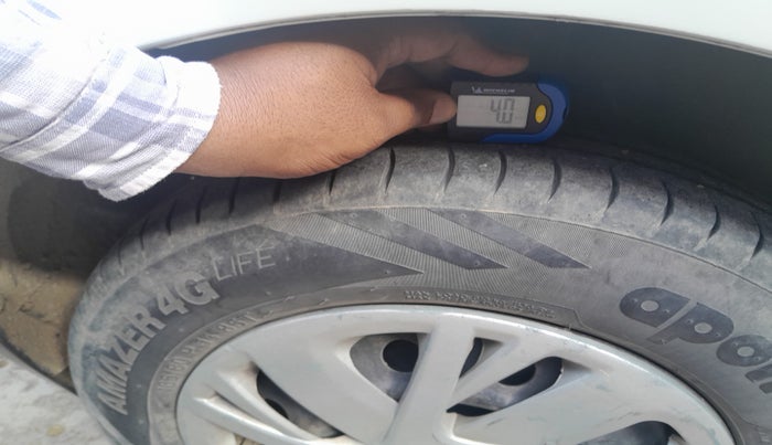 2017 Maruti Swift VDI (O), Diesel, Manual, 1,31,466 km, tyre