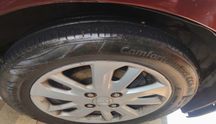 2013 Honda Amaze 1.5L I-DTEC VX, Diesel, Manual, 2,15,215 km, tyre