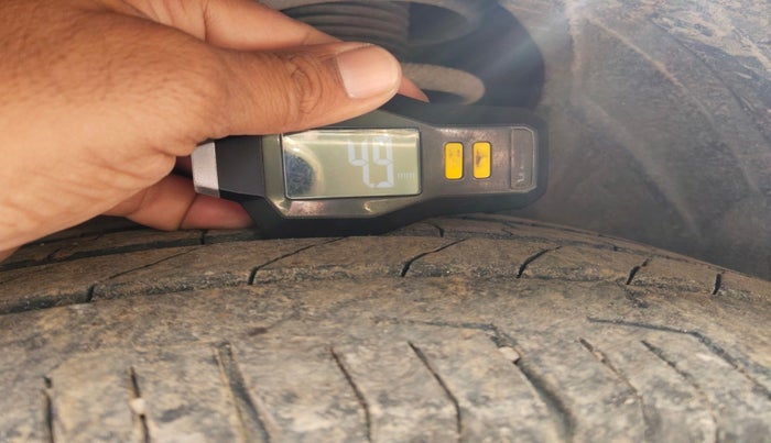 2024 Tata Safari ACCOMPLISHED PLUS 6 STR DUAL TONE, Diesel, Manual, 27,928 km, tyre