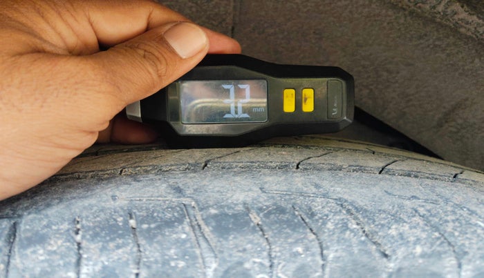 2024 Tata Safari ACCOMPLISHED PLUS 6 STR DUAL TONE, Diesel, Manual, 27,928 km, tyre