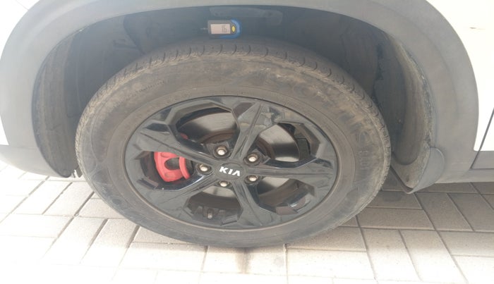 2020 KIA SELTOS HTK PLUS 1.5, Petrol, Manual, 48,606 km, tyre