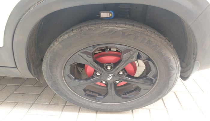 2020 KIA SELTOS HTK PLUS 1.5, Petrol, Manual, 48,606 km, tyre