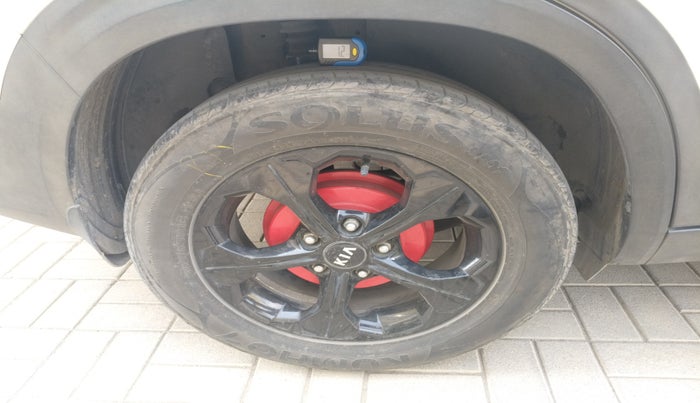 2020 KIA SELTOS HTK PLUS 1.5, Petrol, Manual, 48,606 km, tyre