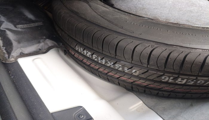 2020 KIA SELTOS HTK PLUS 1.5, Petrol, Manual, 48,606 km, tyre