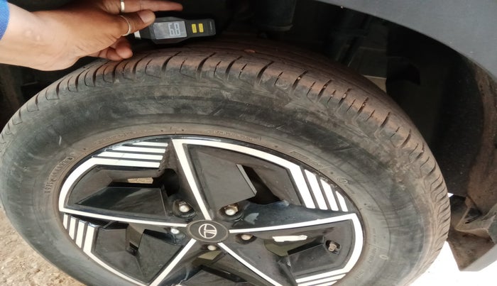 2024 Tata NEXON FEARLESS + S P MT, Petrol, Manual, 26,423 km, tyre