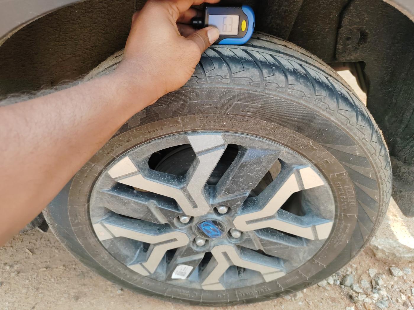 2024 Hyundai EXTER SX(O) CONNECT 1.2 AMT, Petrol, Automatic, 2,020 km, tyre