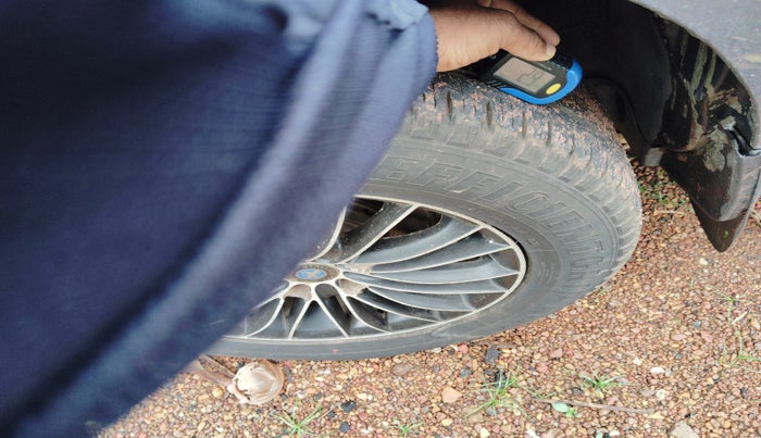 2015 Renault Duster 85 PS RXL DIESEL, Diesel, Manual, 1,35,399 km, tyre