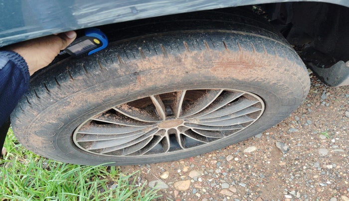 2015 Renault Duster 85 PS RXL DIESEL, Diesel, Manual, 1,35,399 km, tyre