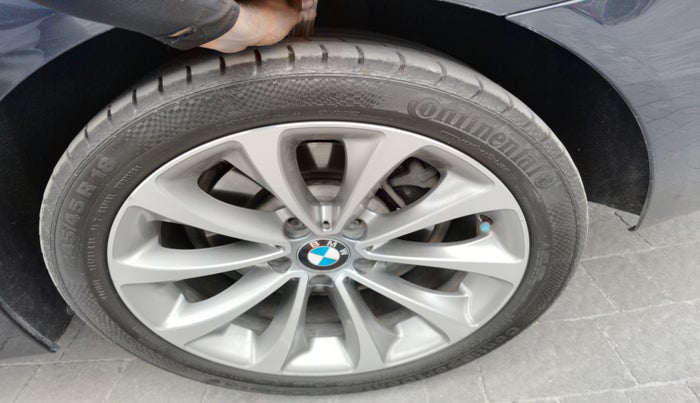 2016 BMW 5 Series 520I LUXURY LINE, Petrol, Automatic, 49,078 km, tyre