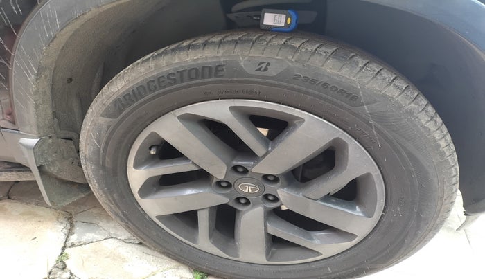2021 Tata Harrier XZA SUNROOF 2.0L DARK EDITION, Diesel, Automatic, 91,800 km, tyre