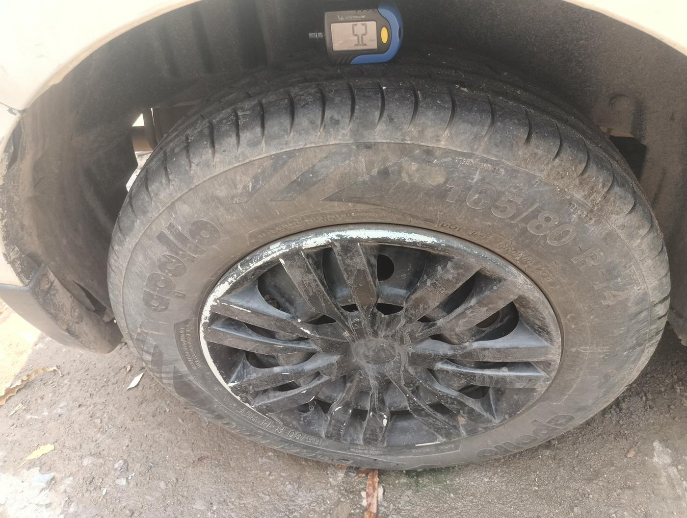 2014 Maruti Swift Dzire VDI, Diesel, Manual, 1,14,644 km, tyre
