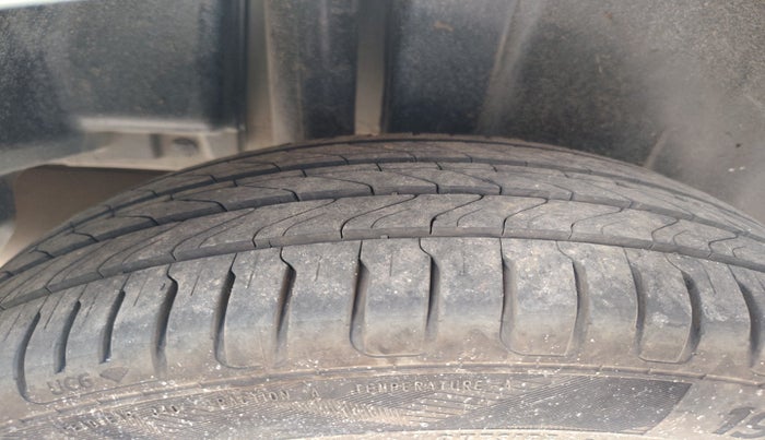 2017 Maruti Ciaz ALPHA DIESEL 1.3, Diesel, Manual, 1,67,872 km, tyre