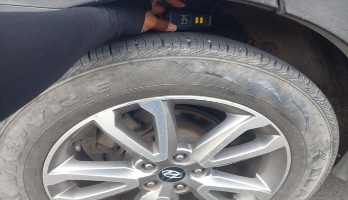 2014 Hyundai Santa Fe 4 WD AT, Diesel, Automatic, 1,37,294 km, tyre