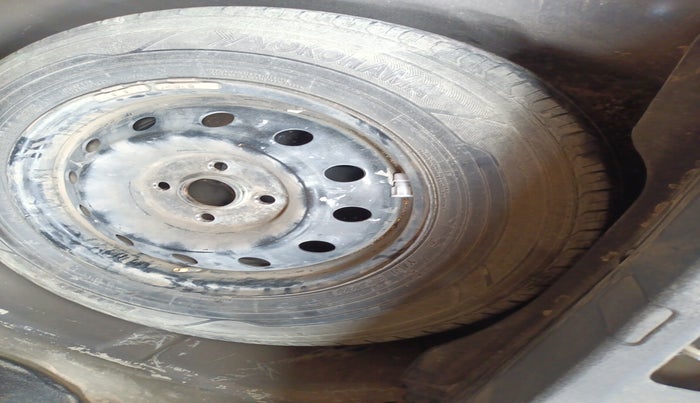 2016 Maruti Swift Dzire VDI, Diesel, Manual, 1,73,597 km, tyre