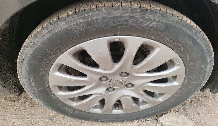 2017 Maruti Baleno ZETA CVT PETROL 1.2, Petrol, Automatic, 1,18,424 km, tyre